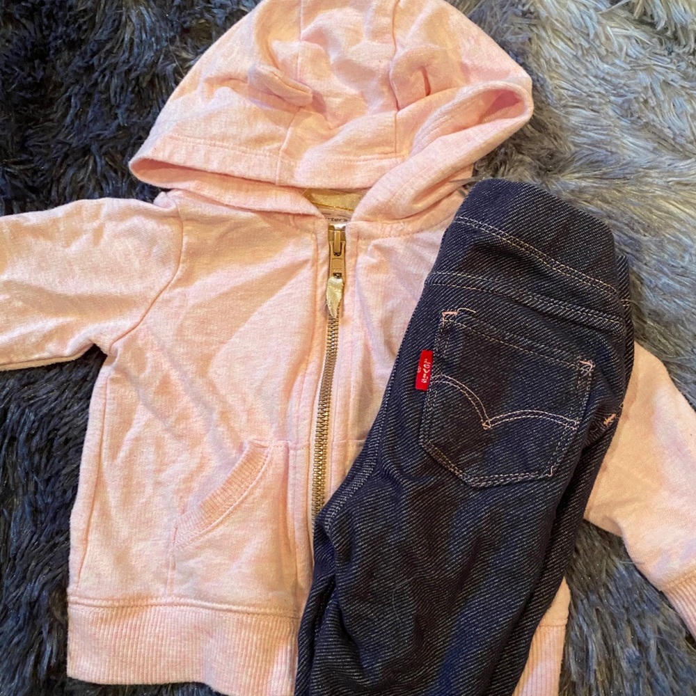 💚 3/$25 Baby Girl Levi Jeans and Carter’s Hoodie